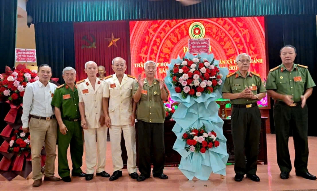 Ninh Bình: Thành lập Hội Cựu CAND xã Hiển Khánh, nhiệm kỳ 2026 - 2031 Ninh Bình: Thành lập Hội Cựu CAND xã Hiển Khánh, nhiệm kỳ 2026 - 2031