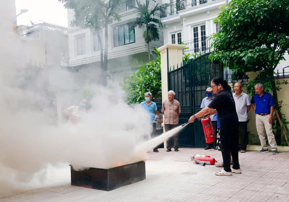 Hội Cựu CAND Việt Nam tổ chức tập huấn, thực tập phương án phòng cháy, chữa cháy