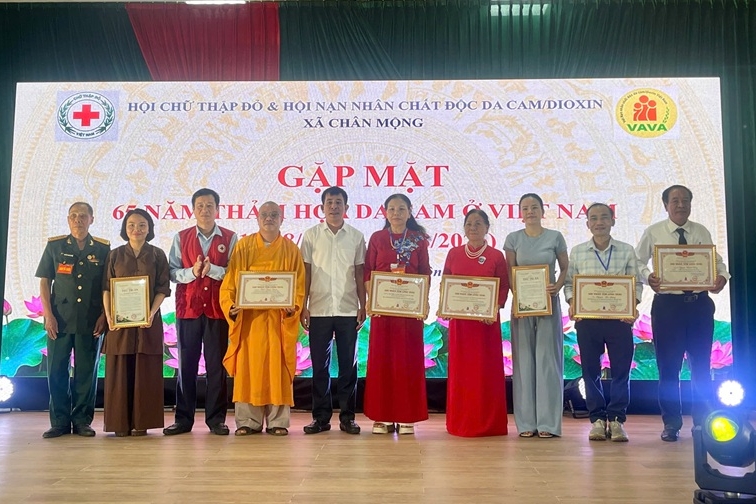 Tiếng chuông chùa Bình Sơn và lời nguyện bình an cho những mầm sống vươn lên từ gian khó