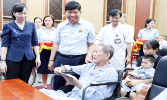 Bệnh viện Đa khoa Bắc Ninh số 1 tiếp nhận 1 tỷ đồng hỗ trợ người bệnh có hoàn cảnh khó khăn
