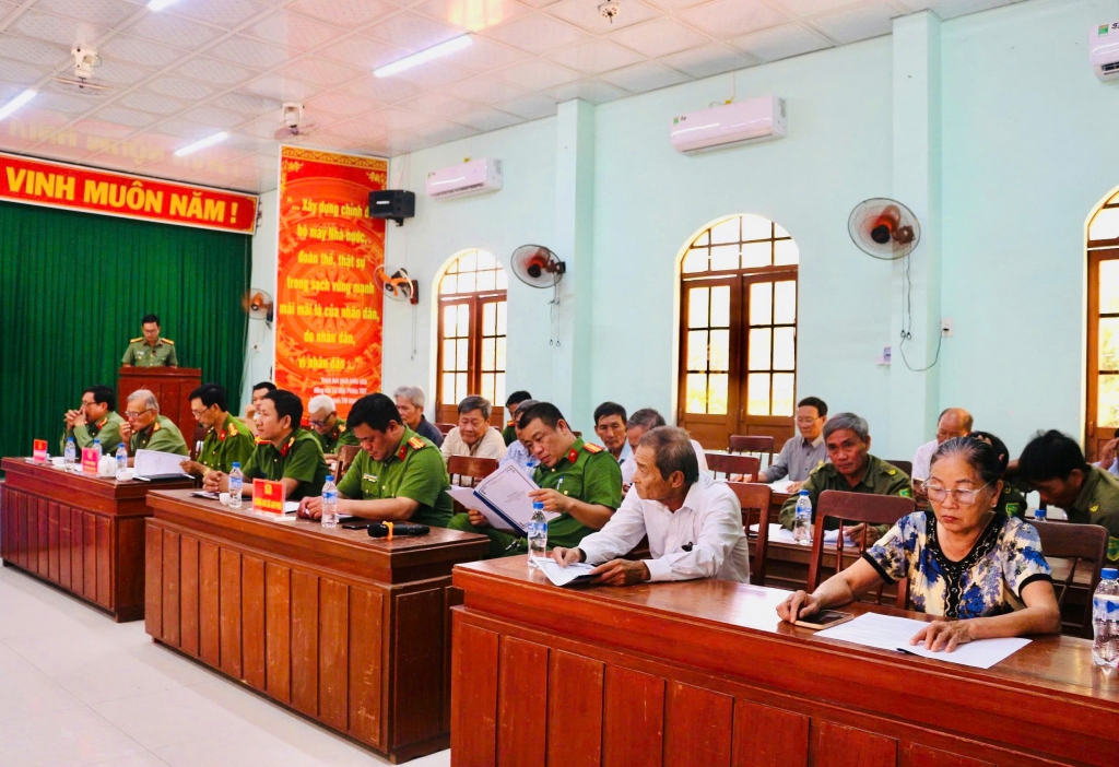 Quảng Ngãi: Phát huy vai trò của lực lượng Cựu CAND và Cựu Chiến binh trong bảo vệ an ninh cơ sở Quảng Ngãi: Phát huy vai trò của lực lượng Cựu CAND và Cựu Chiến binh trong bảo vệ an ninh cơ sở