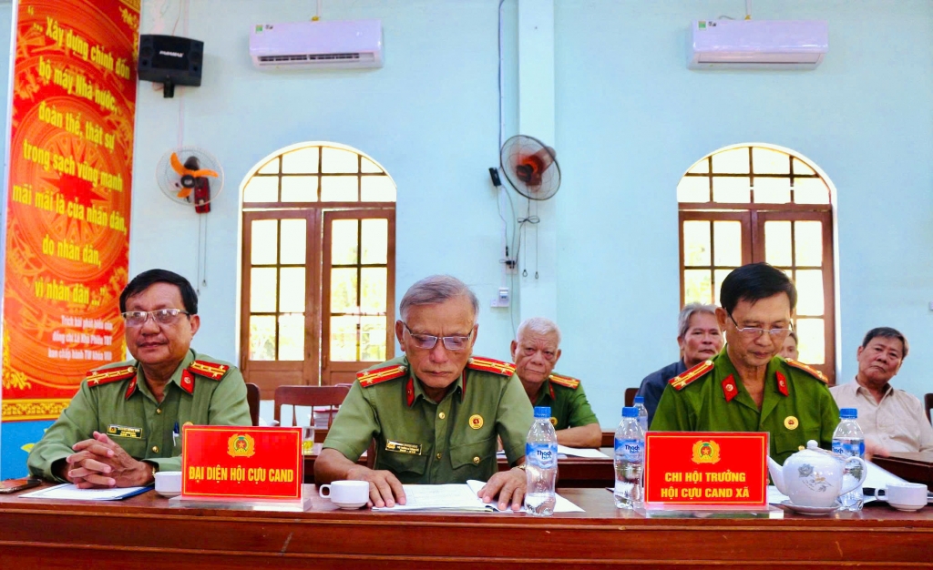 Quảng Ngãi: Phát huy vai trò của lực lượng Cựu CAND và Cựu Chiến binh trong bảo vệ an ninh cơ sở Quảng Ngãi: Phát huy vai trò của lực lượng Cựu CAND và Cựu Chiến binh trong bảo vệ an ninh cơ sở