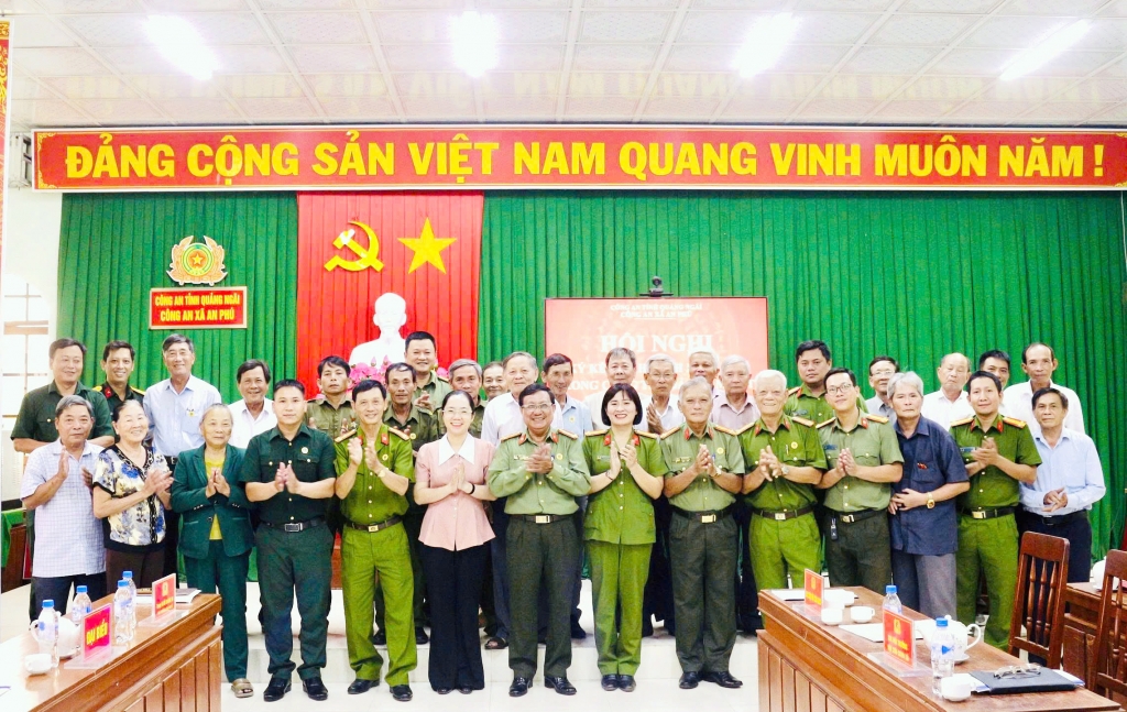 Quảng Ngãi: Phát huy vai trò của lực lượng Cựu CAND và Cựu Chiến binh trong bảo vệ an ninh cơ sở Quảng Ngãi: Phát huy vai trò của lực lượng Cựu CAND và Cựu Chiến binh trong bảo vệ an ninh cơ sở