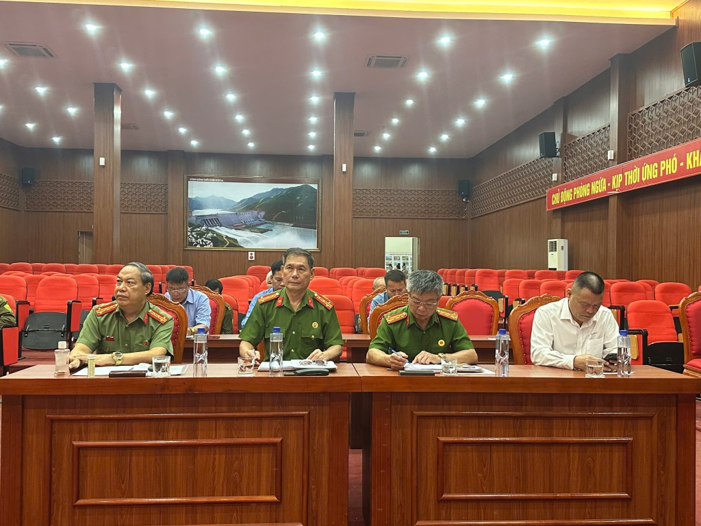 Sơn La: Mường La triển khai kế hoạch phối hợp tuyên truyền bảo vệ đường dây truyền tải điện
