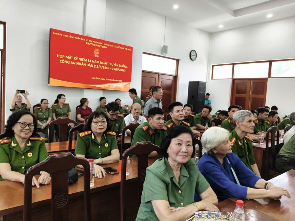 Hội Cựu CAND phường Chợ Quán, TP.HCM họp mặt kỷ niệm Ngày truyền thống lực lượng CAND và Quốc khánh 2/9