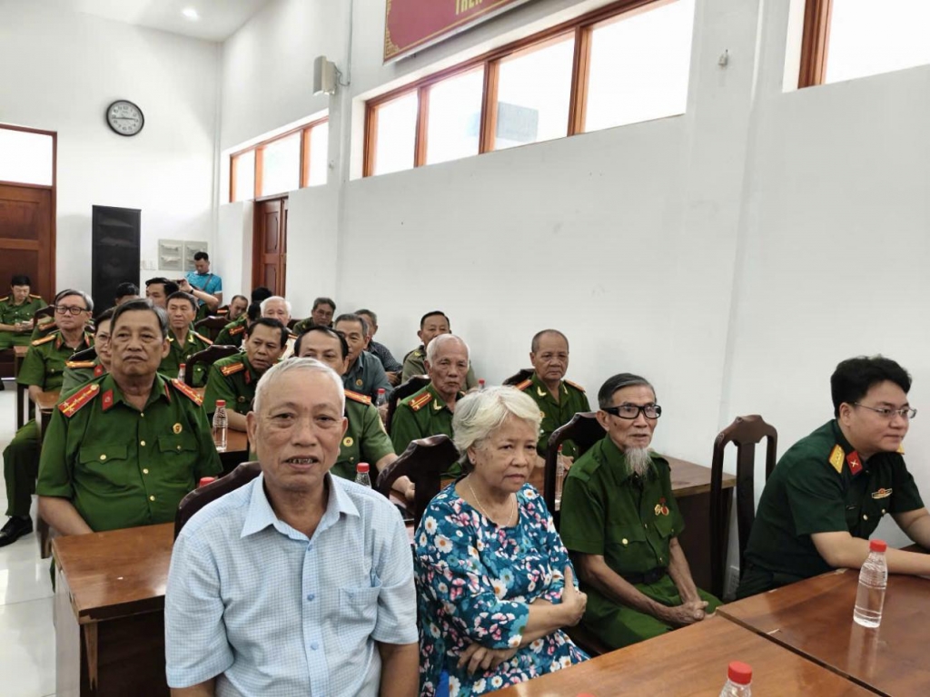 Hội Cựu CAND phường Chợ Quán, TP.HCM họp mặt kỷ niệm Ngày truyền thống lực lượng CAND và Quốc khánh 2/9