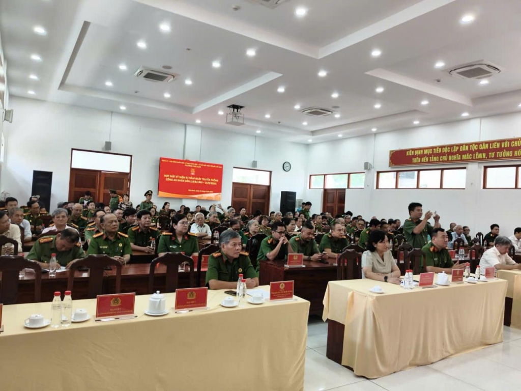 Hội Cựu CAND phường Chợ Quán, TP.HCM họp mặt kỷ niệm Ngày truyền thống lực lượng CAND và Quốc khánh 2/9