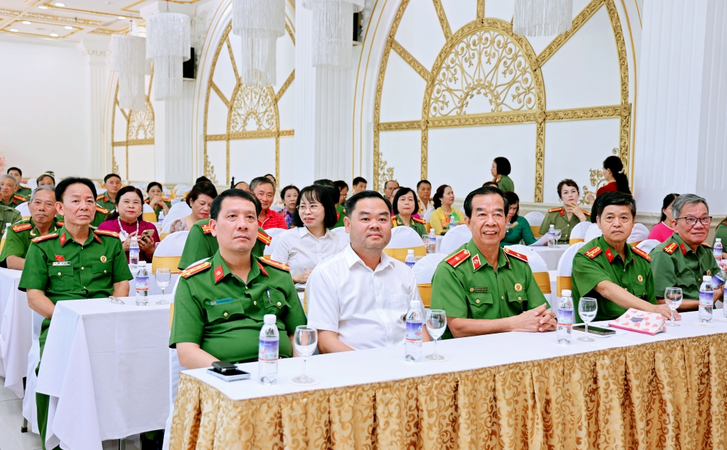 Ra mắt Câu lạc bộ Văn nghệ Hội Cựu CAND tỉnh Ninh Bình