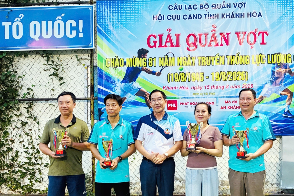 Khánh Hòa: Sôi nổi Giải quần vợt Chào mừng 81 năm Ngày truyền thống lực lượng CAND