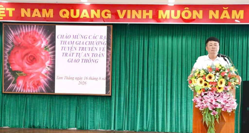 TP.HCM: Phổ biến pháp luật an toàn giao thông cho học sinh THCS, THPT phường Tam Thắng