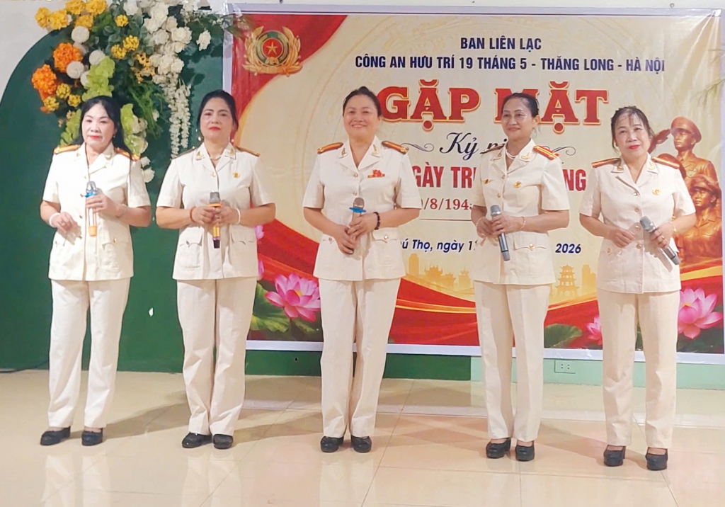 Ban Liên lạc Công an hưu trí 19/5 Thăng Long   Hà Nội kỷ niệm 81 năm Ngày truyền thống CAND