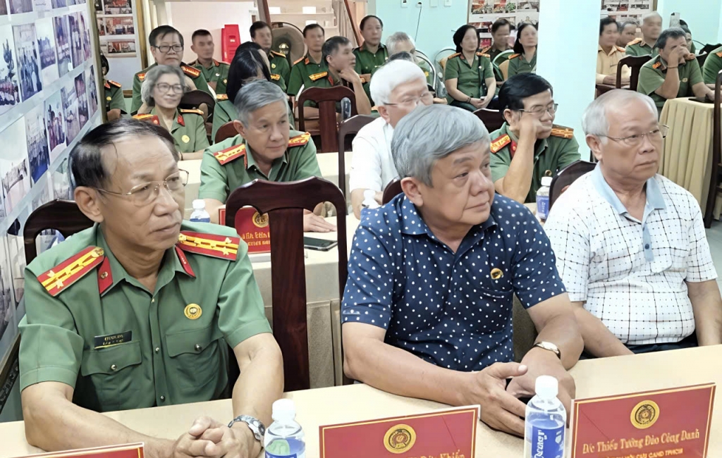 Hội Cựu CAND TP.HCM tổ chức trọng thể Lễ kỷ niệm 81 năm Ngày truyền thống Lực lượng CAND Việt Nam