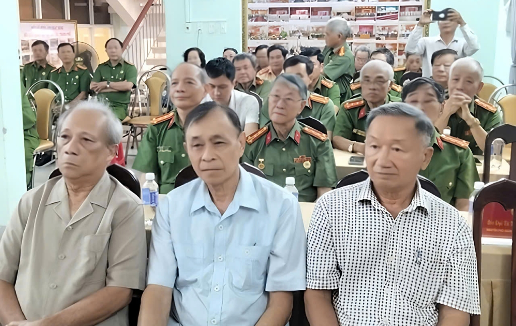 Hội Cựu CAND TP.HCM tổ chức trọng thể Lễ kỷ niệm 81 năm Ngày truyền thống Lực lượng CAND Việt Nam
