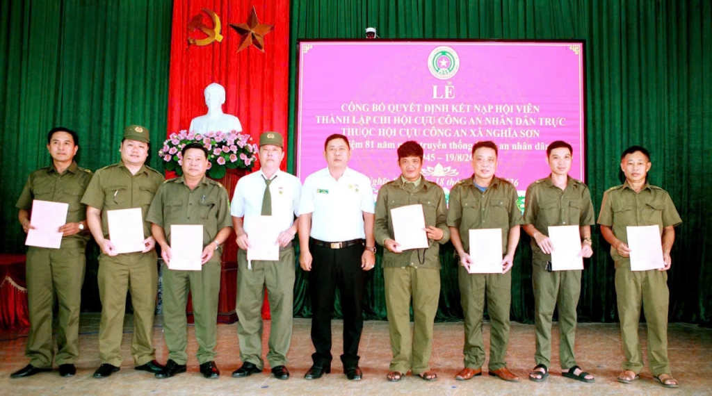Ninh Bình: Hội Cựu CAND xã Nghĩa Sơn gặp mặt Ngày truyền thống Công an nhân dân
