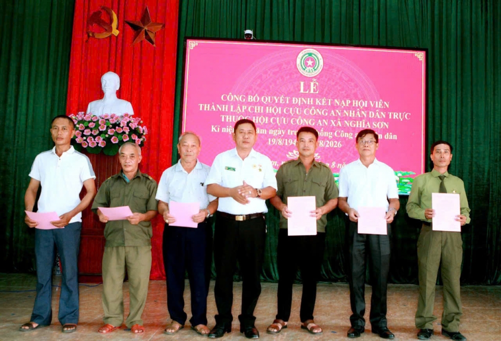 Ninh Bình: Hội Cựu CAND xã Nghĩa Sơn gặp mặt Ngày truyền thống Công an nhân dân