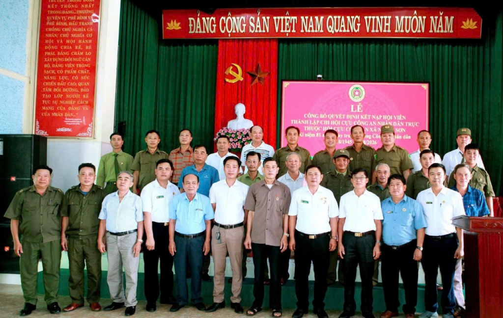 Ninh Bình: Hội Cựu CAND xã Nghĩa Sơn gặp mặt Ngày truyền thống Công an nhân dân