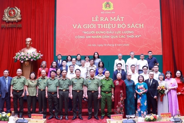 Tôn vinh cống hiến của những nhà lãnh đạo CAND xuất sắc
