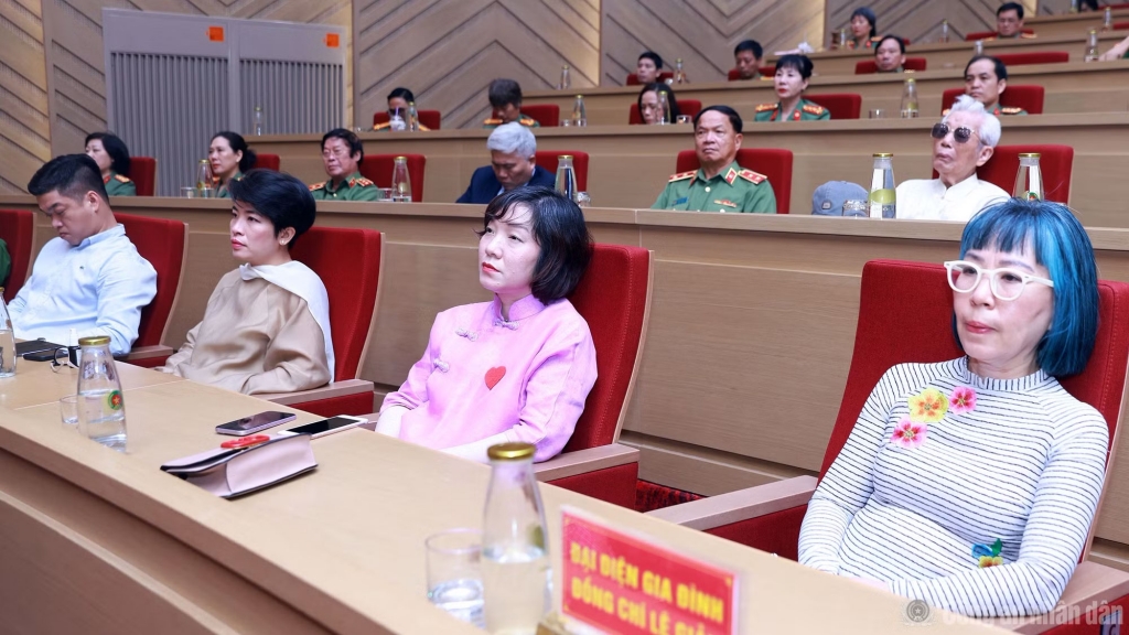 Tôn vinh cống hiến của những nhà lãnh đạo CAND xuất sắc