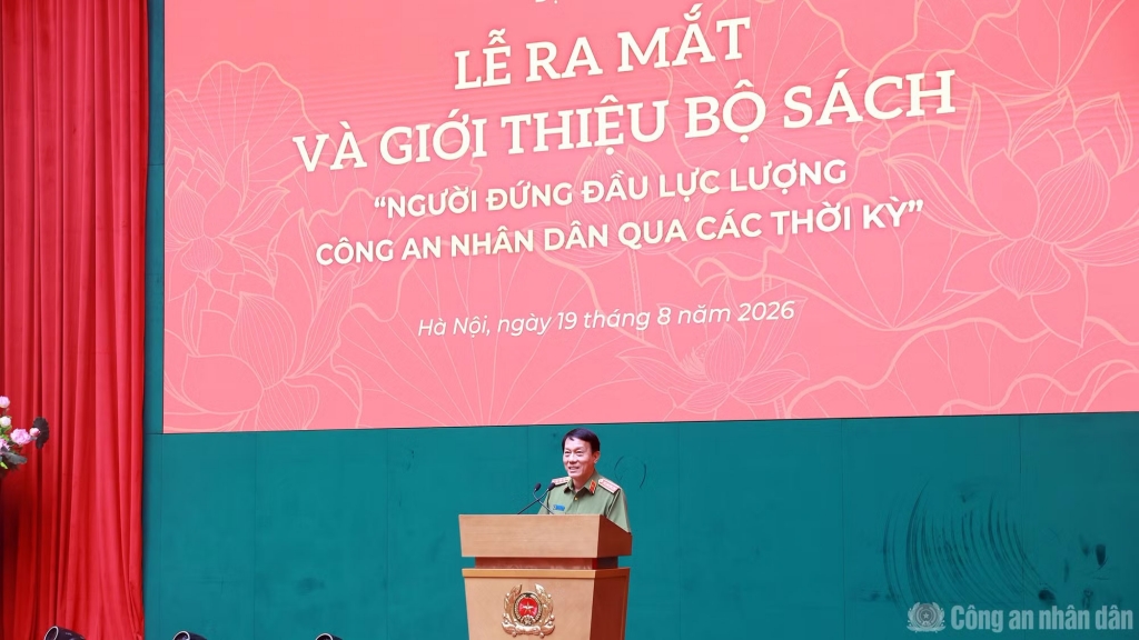 Tôn vinh cống hiến của những nhà lãnh đạo CAND xuất sắc