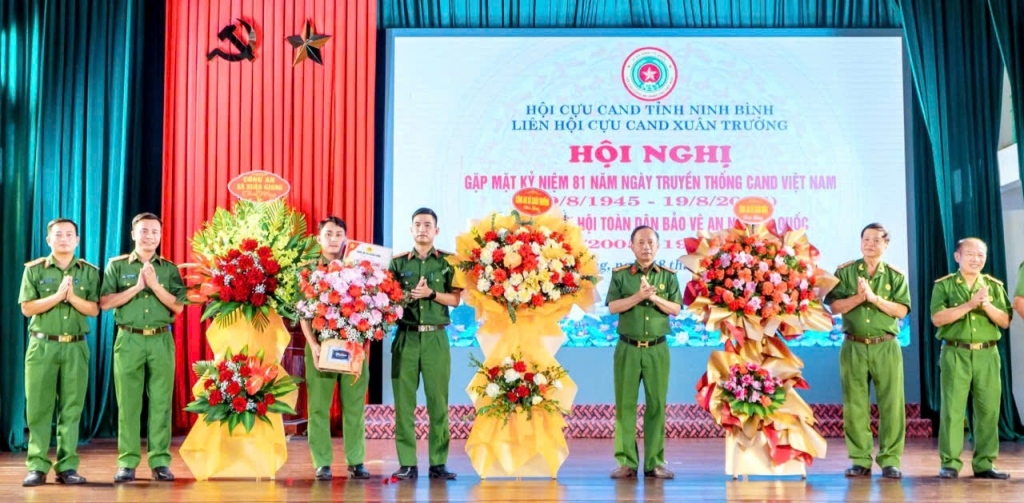 Ninh Bình: Nhiều Hội Cựu CAND cấp xã tổ chức kỷ niệm Ngày truyền thống CAND và Ngày hội toàn dân bảo vệ ANTQ