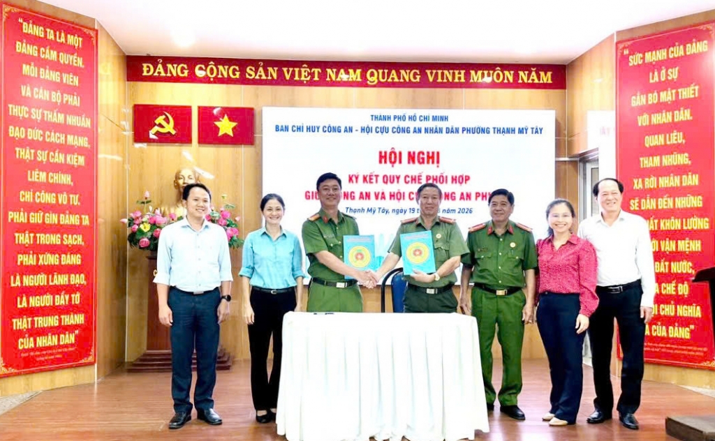 TP.HCM: Hội Cựu CAND phường Thạnh Mỹ Tây họp mặt kỷ niệm Ngày truyền thống CAND và các ngày lễ lớn