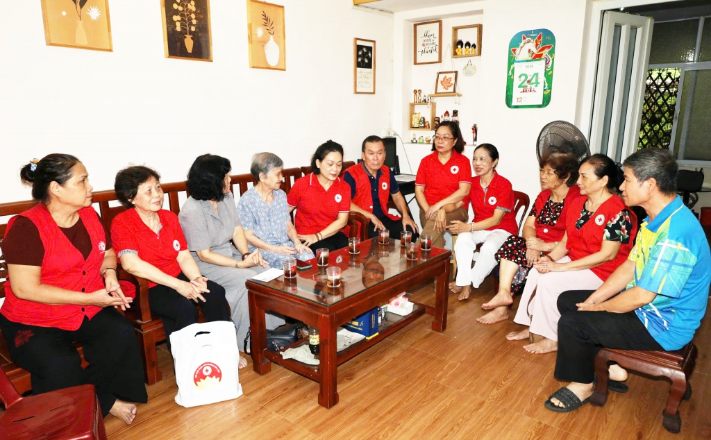 Lan tỏa tinh thần Nhân ái, nghĩa tình nhân Tháng Hành động vì người cao tuổi tại phường Kim Liên
