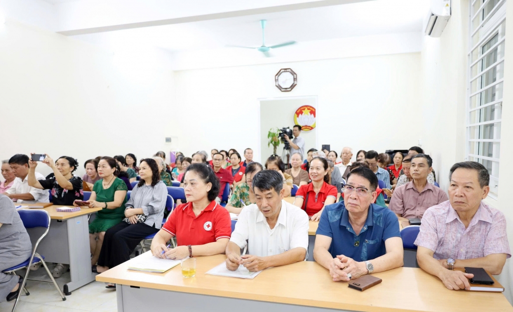 Lan tỏa tinh thần Nhân ái, nghĩa tình nhân Tháng Hành động vì người cao tuổi tại phường Kim Liên