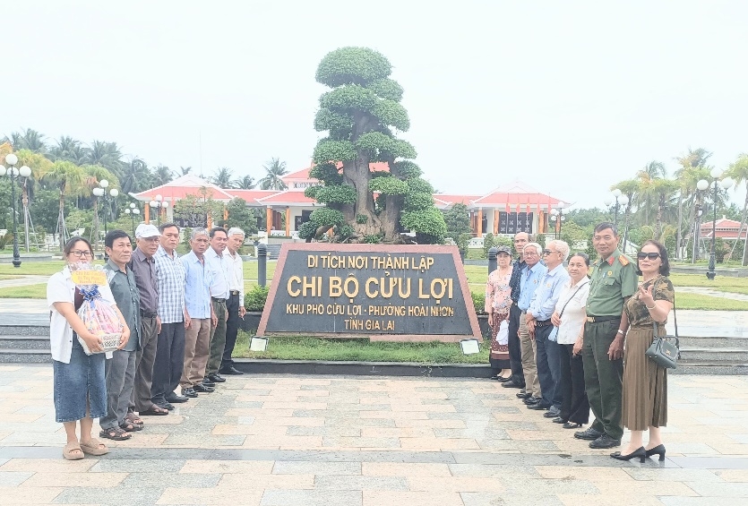 Gia Lai: Chi hội Cựu CAND xã Tuy Phước Tây xã Tuy Phước Tây thắp sáng đạo lý Uống nước nhớ nguồn