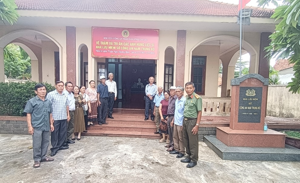Gia Lai: Chi hội Cựu CAND xã Tuy Phước Tây xã Tuy Phước Tây thắp sáng đạo lý Uống nước nhớ nguồn