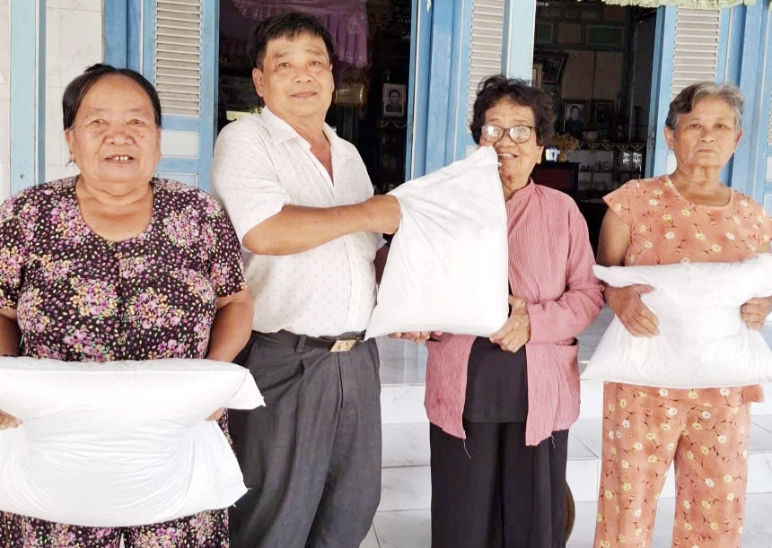Cần Thơ: Chi hội Cựu CAND phường Thuận Hưng chung tay thực hiện an sinh xã hội