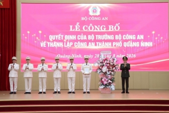 Công bố Quyết định thành lập Công an thành phố Quảng Ninh