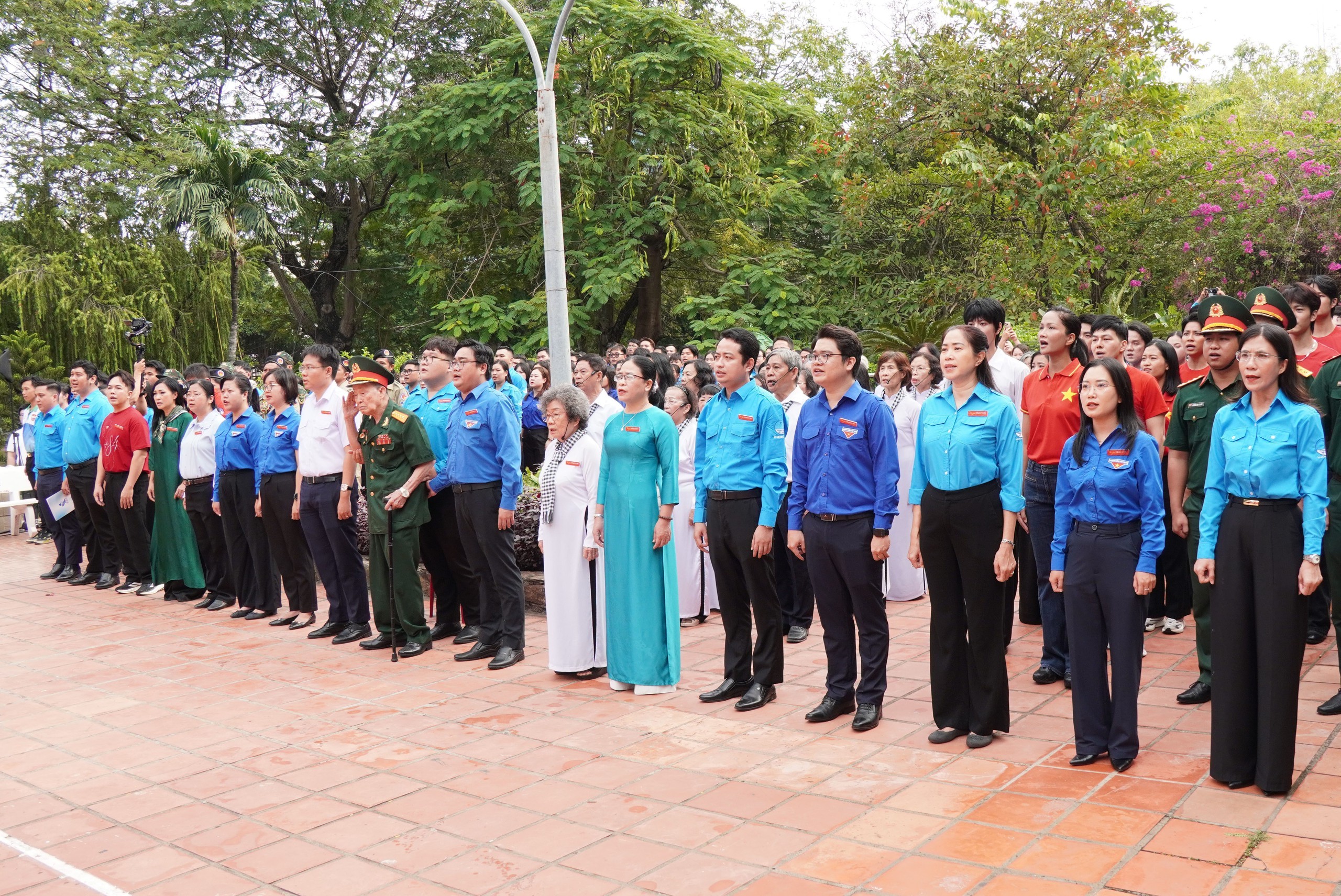 Khơi dậy tinh thần yêu nước qua Lễ chào cờ Tôi yêu Tổ quốc tôi