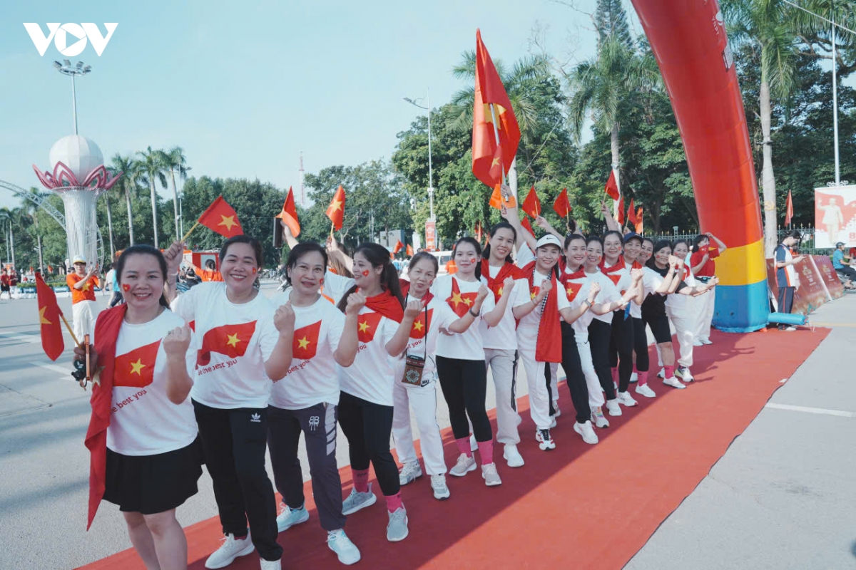 Cùng Việt Nam tiến bước 2026: Nối dài hành trình 10 tỷ bước xanh