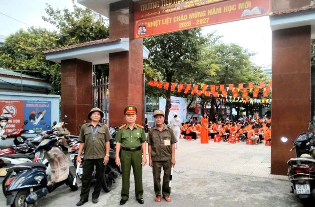 Ninh Bình: Hội Cựu CAND phường Phủ Lý phối hợp bảo đảm an ninh trật tự Ngày khai trường