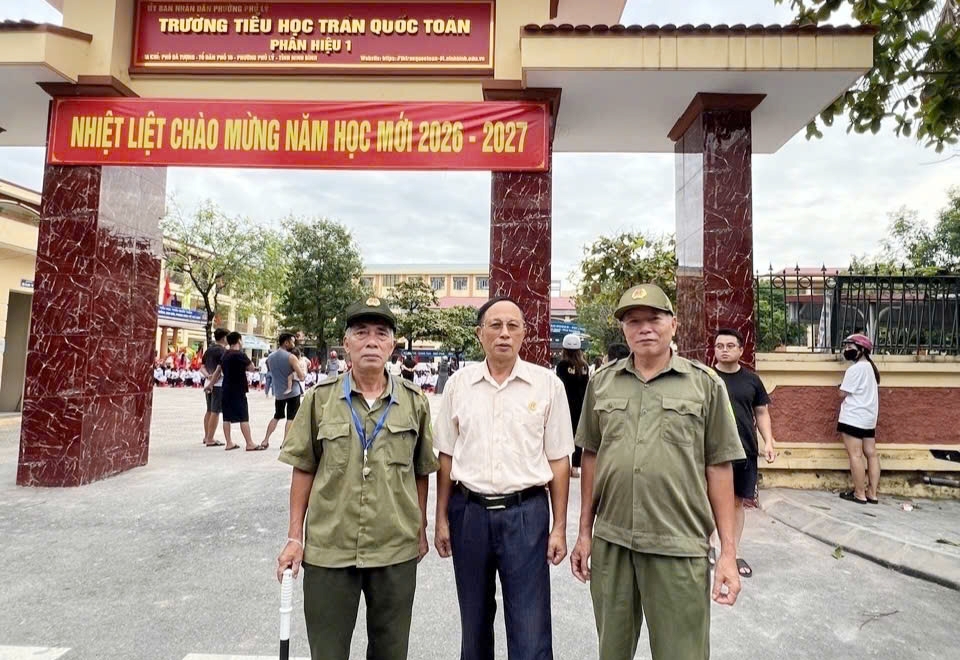 Ninh Bình: Hội Cựu CAND phường Phủ Lý phối hợp bảo đảm an ninh trật tự Ngày khai trường
