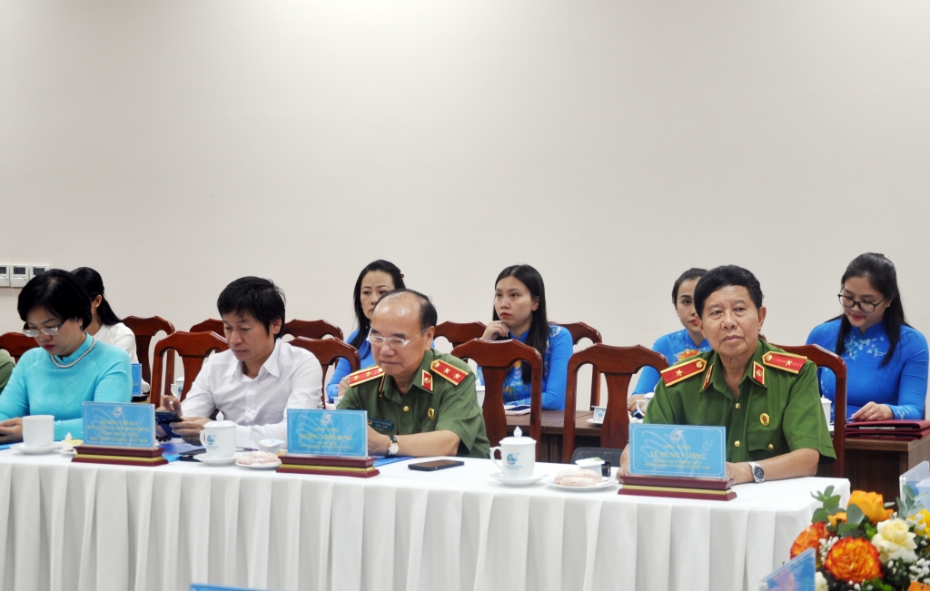 Ứng phó bạo lực gia đình: Điểm tựa vững chắc cho phụ nữ, trẻ em từ mô hình phối hợp mới