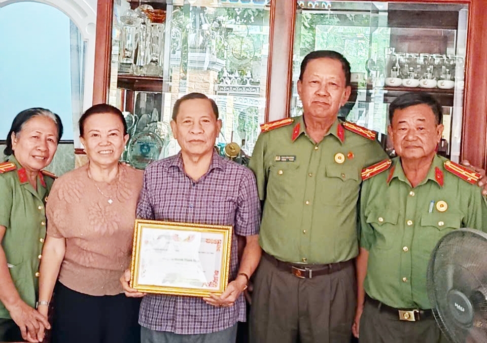 Ấm áp chương trình mừng thọ hội viên cựu CAND cao tuổi tại TP. Cần Thơ