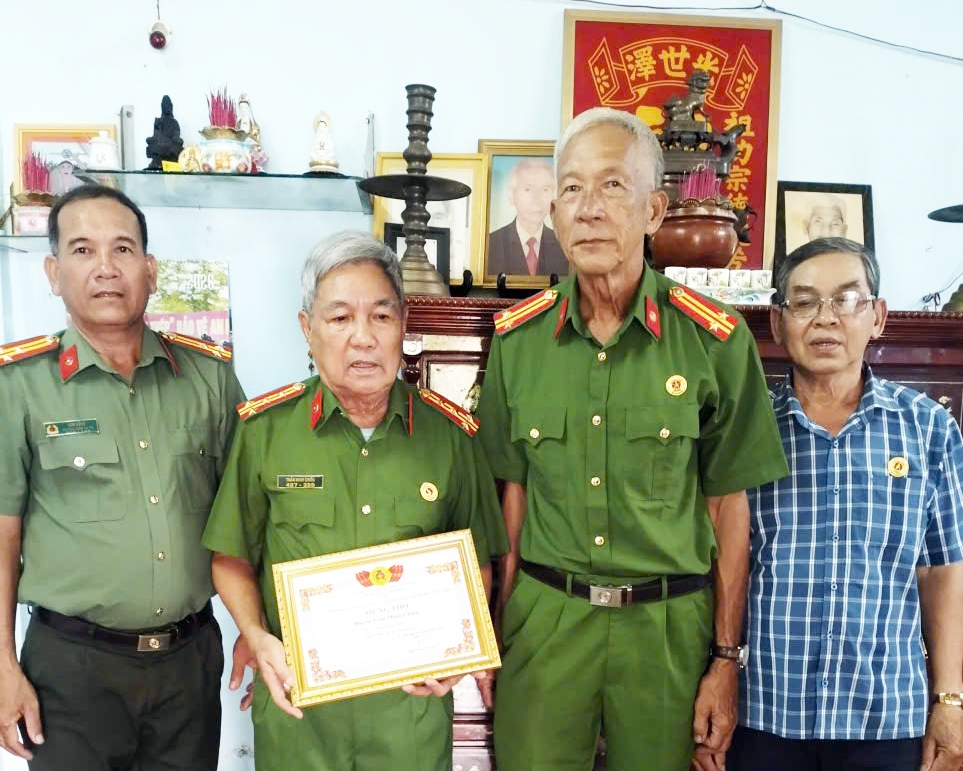 Ấm áp chương trình mừng thọ hội viên cựu CAND cao tuổi tại TP. Cần Thơ