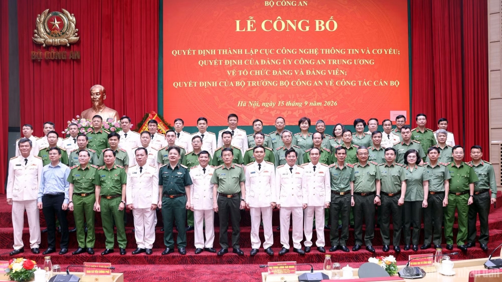 Công bố quyết định hợp nhất Cục Viễn thông, cơ yếu và Cục Công nghệ thông tin