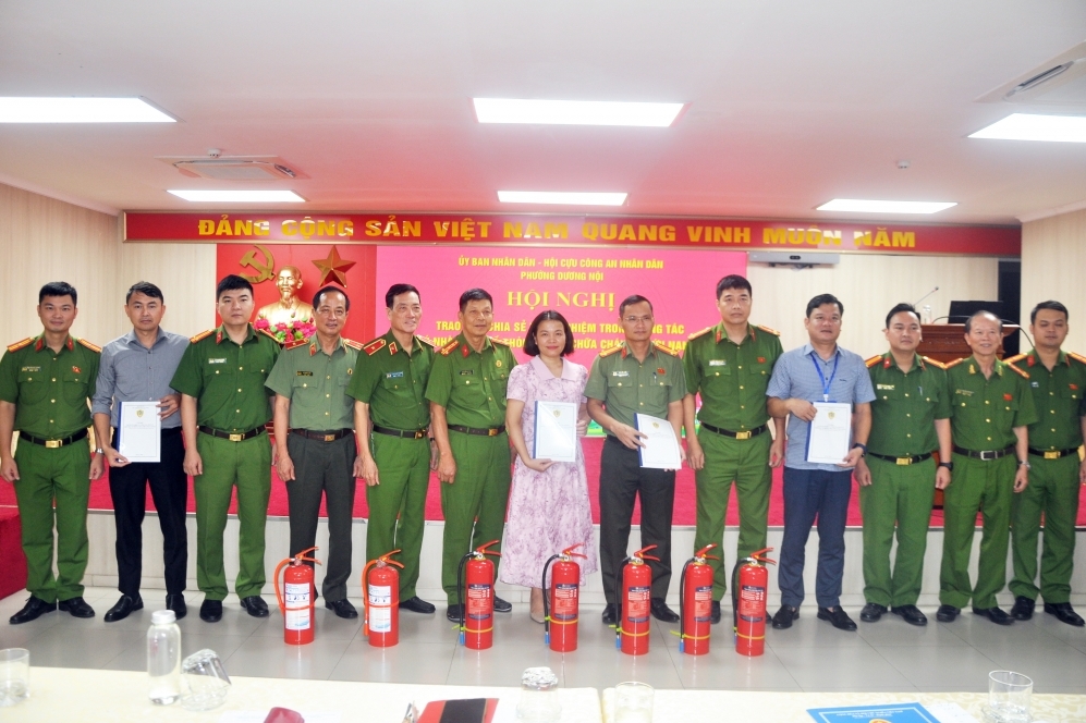 Hà Nội: Hội Cựu CAND phường Dương Nội làm cầu nối đưa trí tuệ chuyên gia PCCC đến địa bàn dân cư