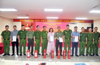 Hà Nội: Hội Cựu CAND phường Dương Nội làm cầu nối đưa trí tuệ chuyên gia PCCC đến địa bàn dân cư