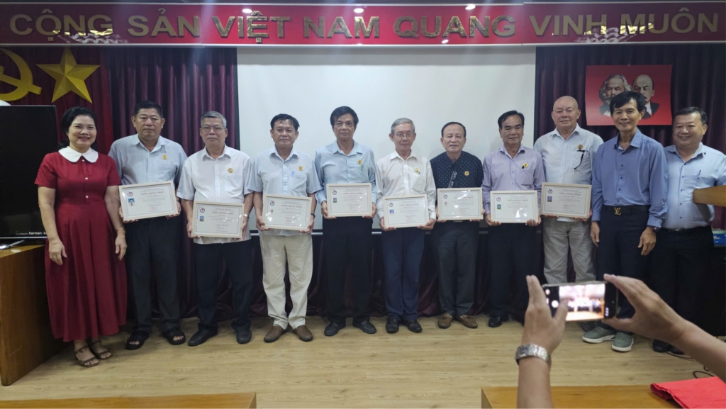Hội Cựu CAND TP.HCM bế giảng lớp bồi dưỡng kỹ năng báo chí   truyền thông