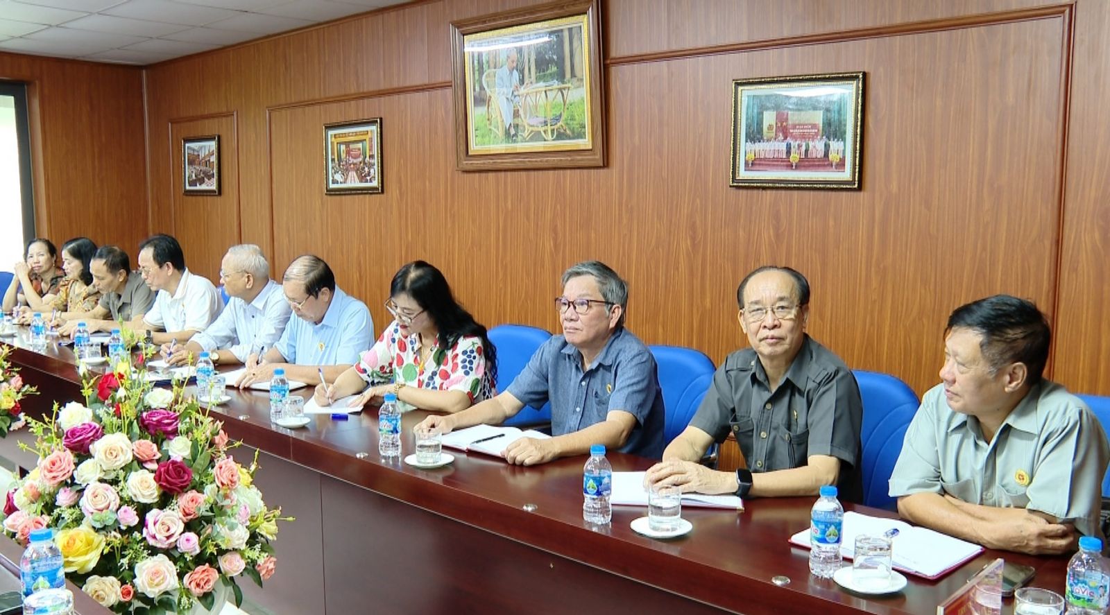 Hai Hội Cựu CAND tỉnh Ninh Bình và Khánh Hòa trao đổi kinh nghiệm công tác