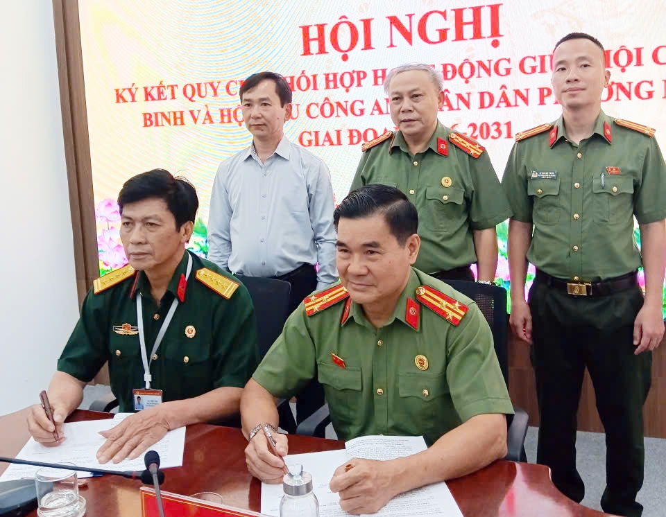 Hà Nội: Hội Cựu CAND và Hội CCB phường Bồ Đề ký kết Quy chế phối hợp hoạt động