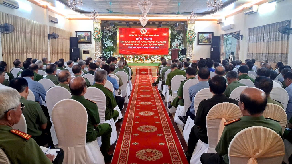 Hội Cựu CAND tỉnh Ninh Bình lan tỏa kiến thức pháp luật về ANTT đến từng hội viên