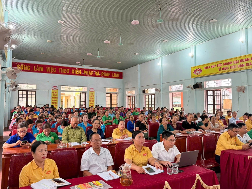 Nghệ An: Hội Cựu CAND xã Hợp Minh truyền cảm hứng và bồi dưỡng kỹ năng số tại cơ sở