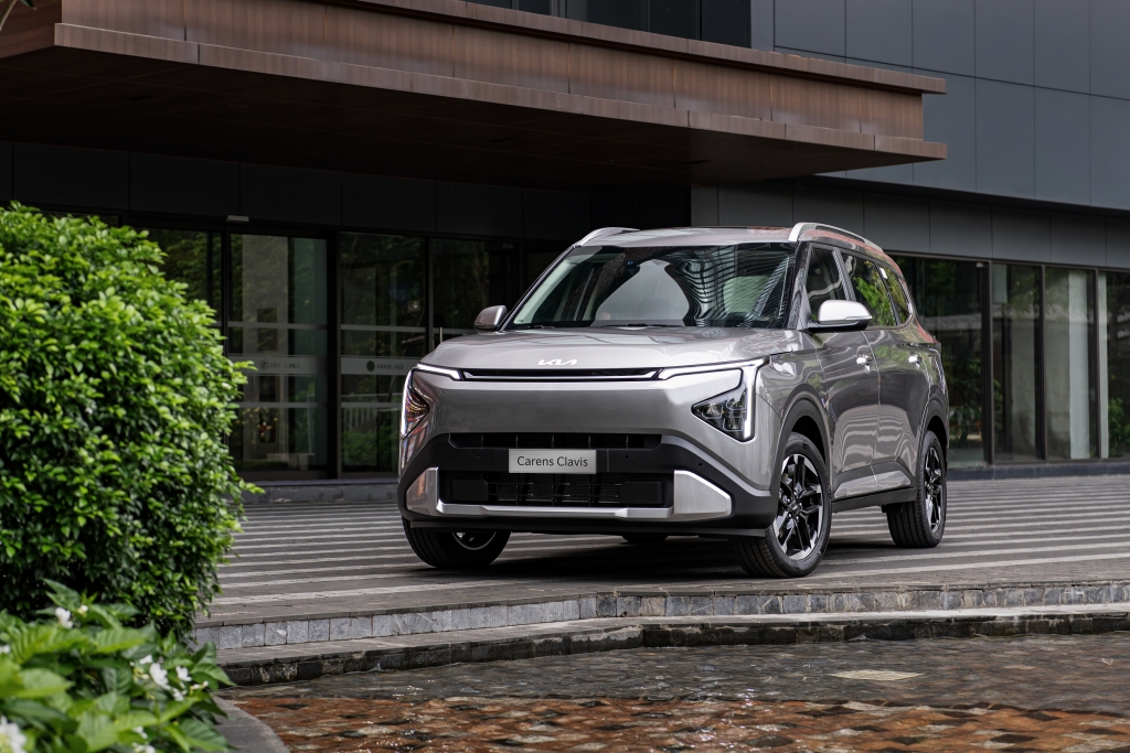 Kia Carens Clavis ra mắt: 