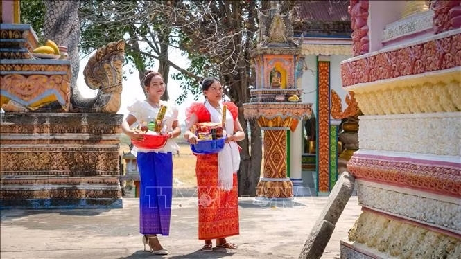 Phát triển văn hóa, xây dựng con người thời kỳ mới