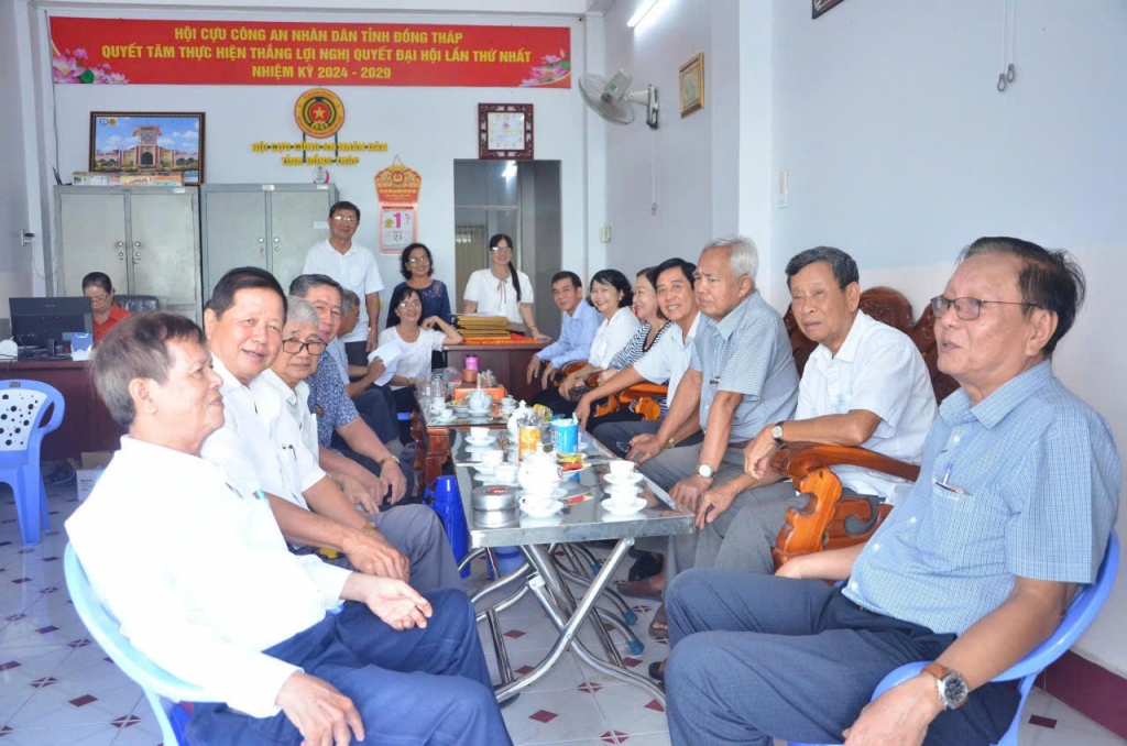 Hội Cựu CAND tỉnh Đồng Tháp họp mặt mừng thọ hội viên cao tuổi
