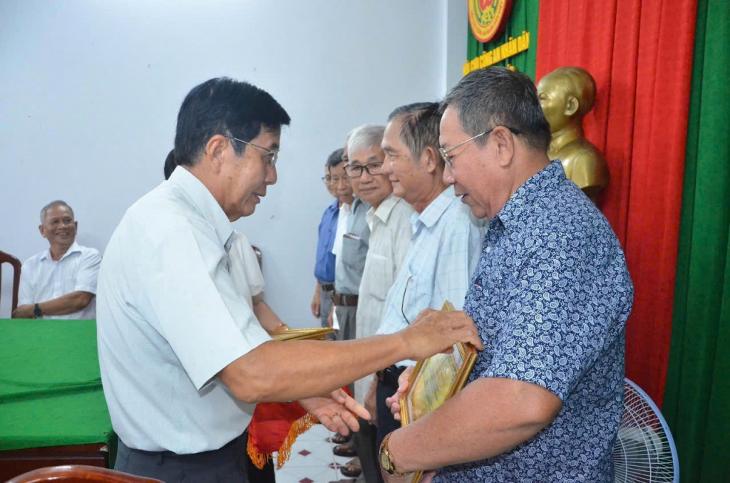 Hội Cựu CAND tỉnh Đồng Tháp họp mặt mừng thọ hội viên cao tuổi